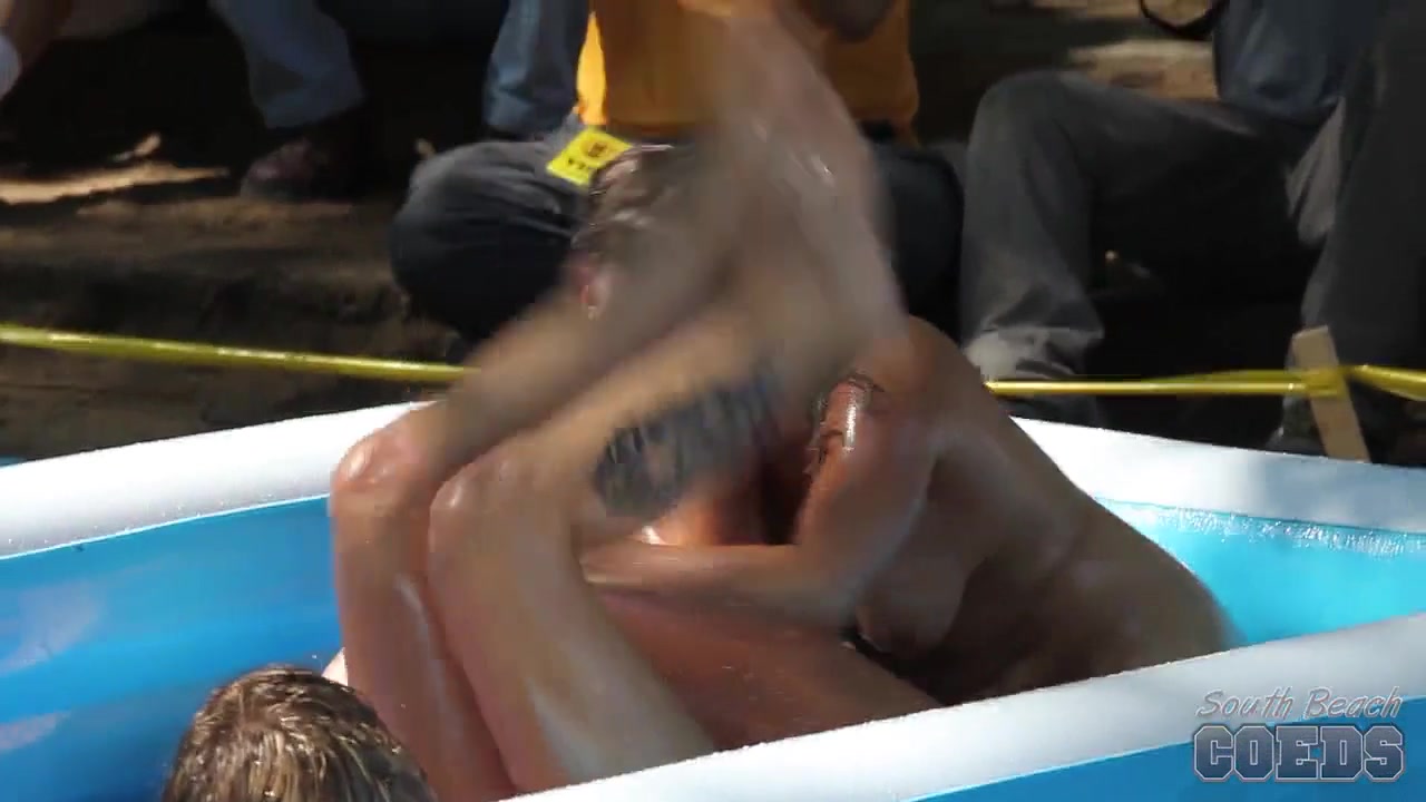 Video And Photos From The 2010 Show By Camera Guy Damen - SouthBeachCoeds