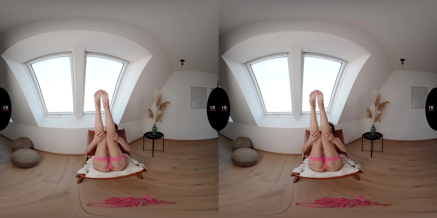 Leg Shaking Orgasm Up-Close - VRsolos