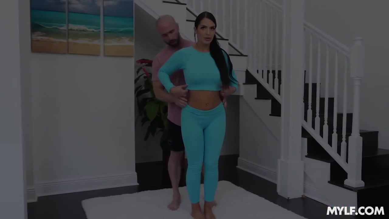 Stretching Her Deep - MYLF