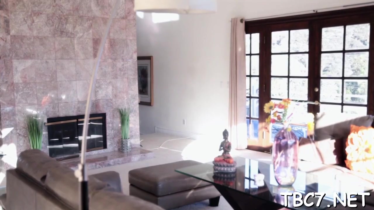 Horny Little Bitch Gets Excited Of Hardcore Interracial