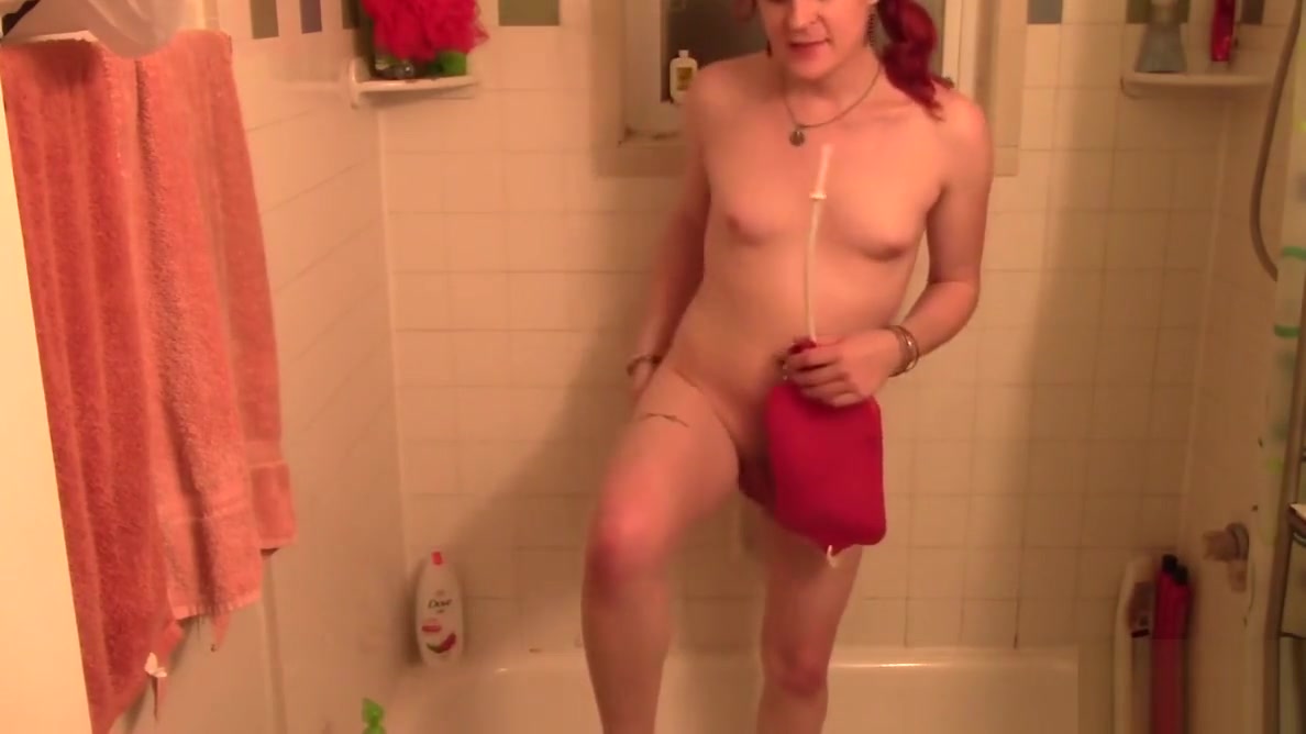 TS Lycha gives herself a piss enema