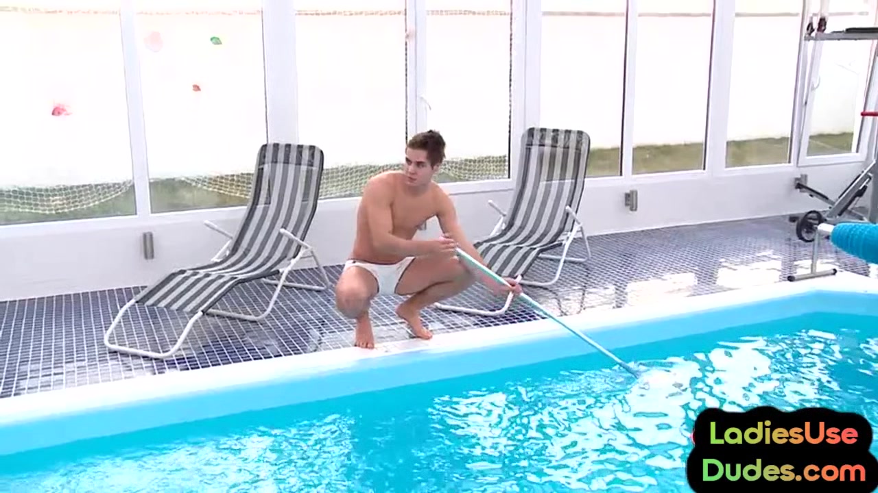CFNM pegging femdoms fuck sub in amateur swimming pool 3some