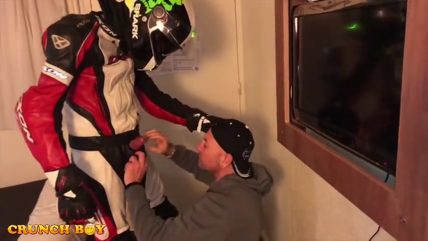 Un motard hetero de nantes se fait vider au campanile