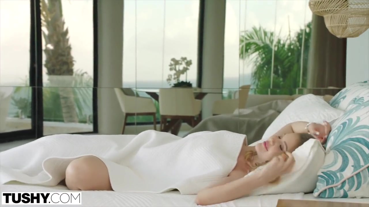Free Spirited Sofi Searches For Vacay Anal Experience