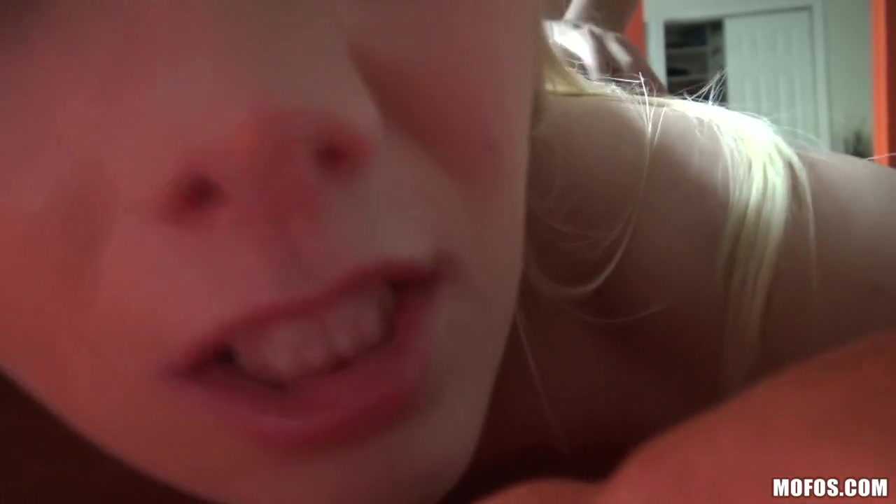 Kaylee Evans - Large Gazoo Bouncing !