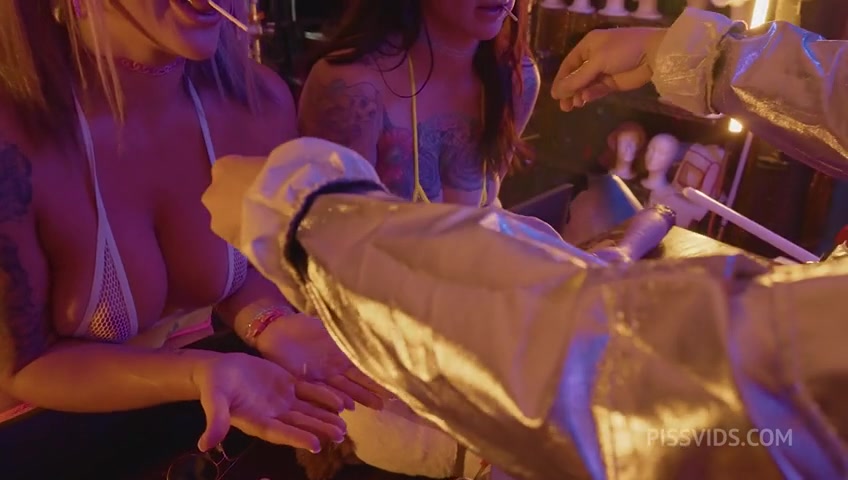 Bimbo Sluts Fuck and Squirt in the Arcade - PissVids