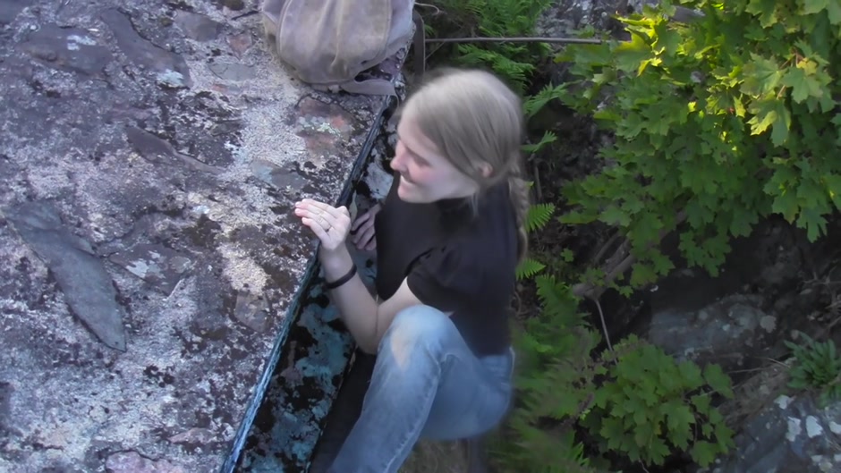 I tear my hot girlfriend’s pantyhose and drill her beaver