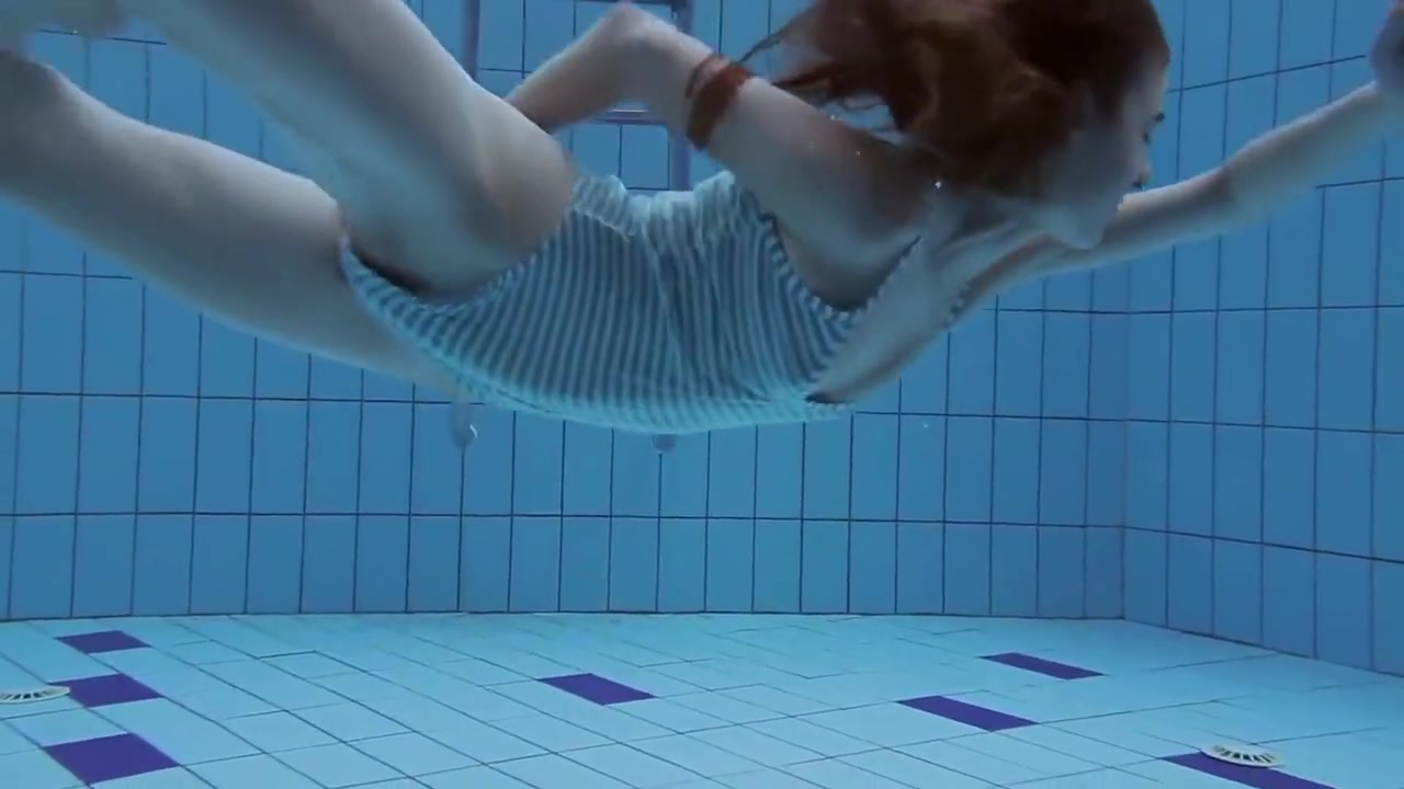 Super Hot Underwater Hairy Babe 5 Min With Anna Netrebko