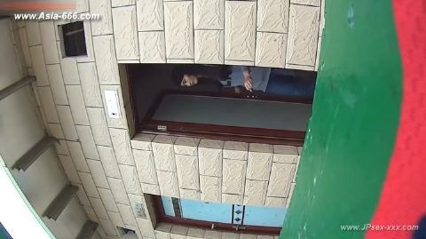 chinese girls go to toilet.109