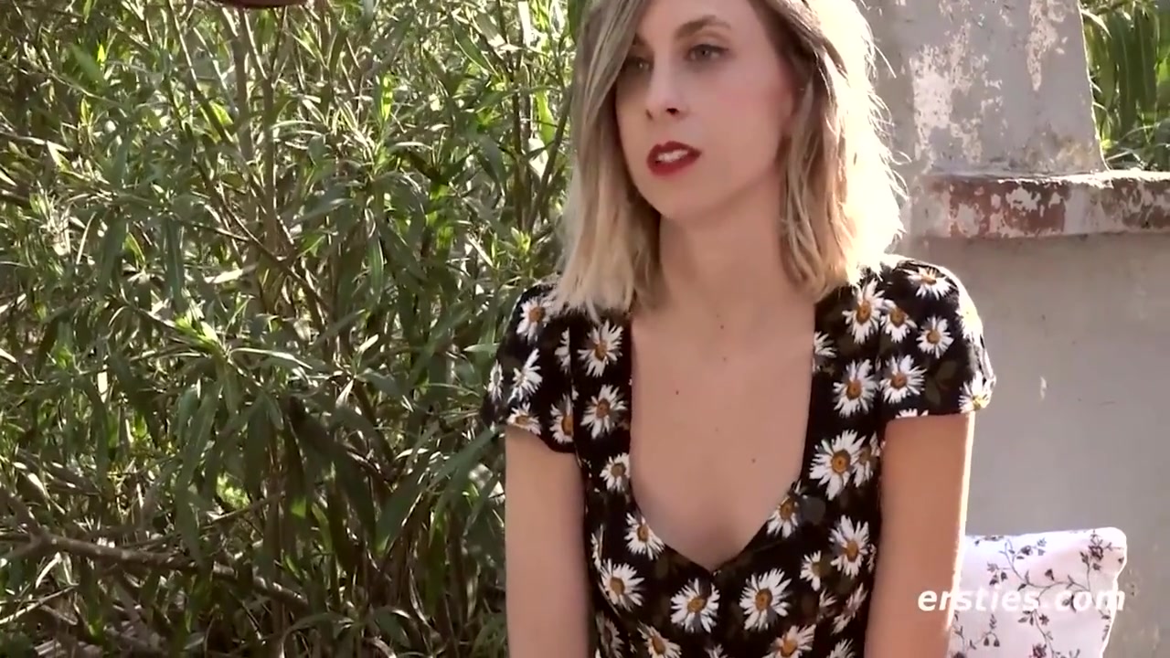 Cintia Fingers Herself Outside 5 Min With Cintia Shapiro