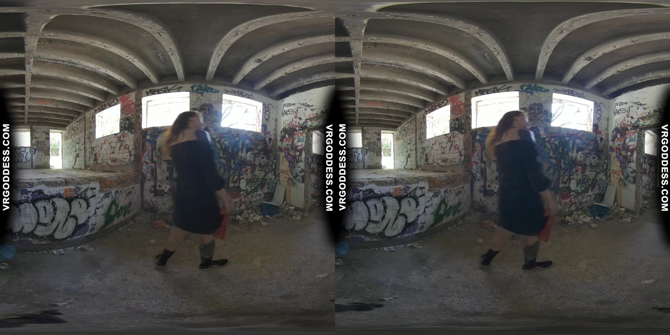 Risky Public Nudity Hot Girls On Vacation Spray Painting Graffiti Brille & Cherri Also Topless Beach
