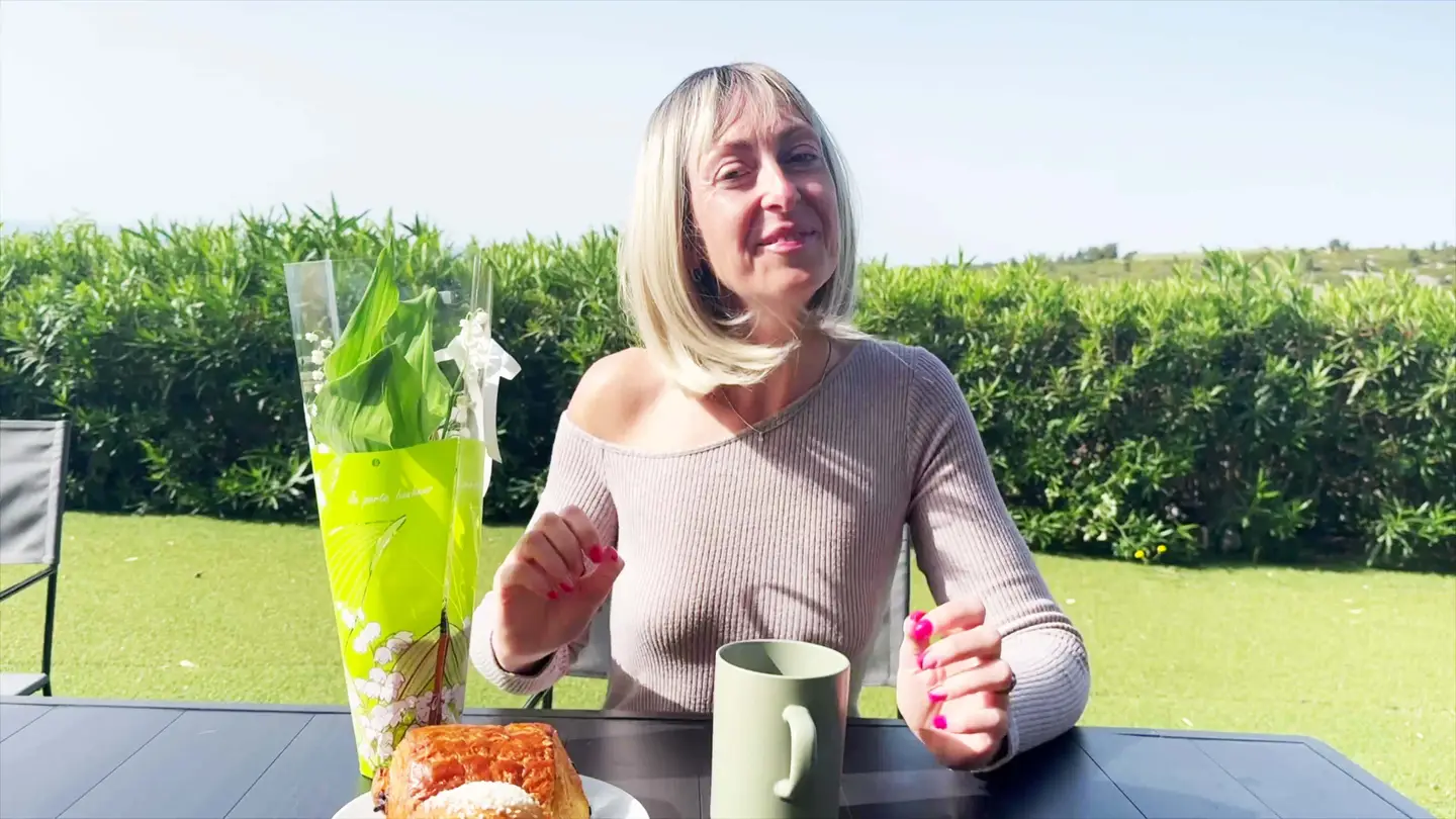 Lena, 40 years old, from Tours! - Jacquie et Michel TV