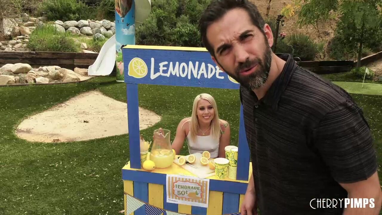 Petite Blonde teen 18+ Gives Out A Blowjob and Hardcore Fuck With Her Lemonade