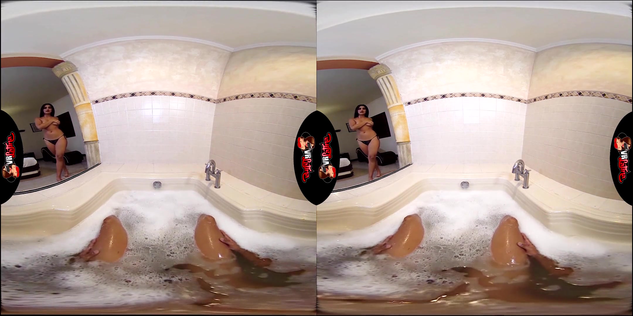 Luisa! & Samantha Sanchez & Diana Dimon in 3 Striptease! - VRLatina