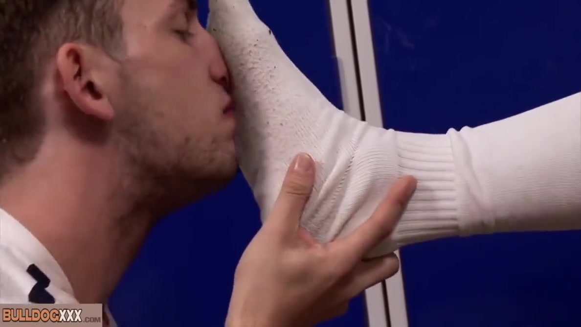 Bulldoggxxx.com - My Foot On Your Submissive Face