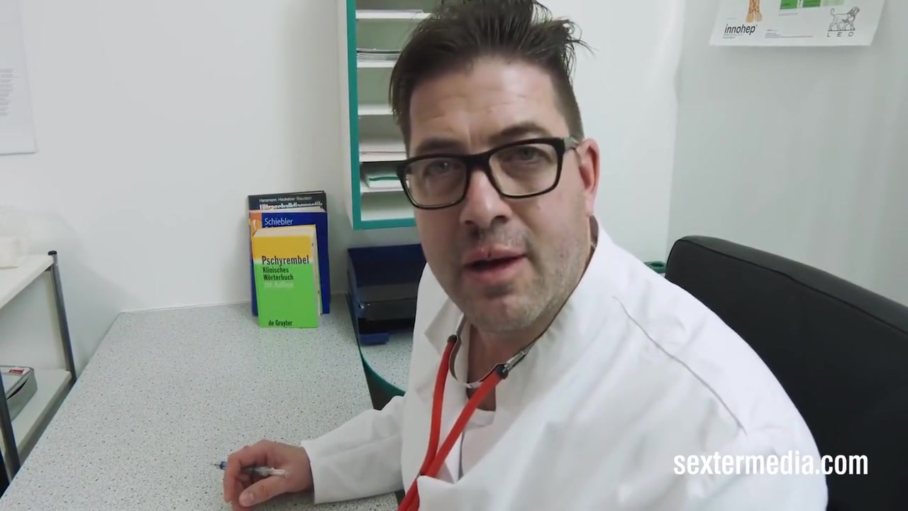 Doctor Treated In Sex Clinic - Lilli Vanilli, Louise Louellen And Lullu Gun