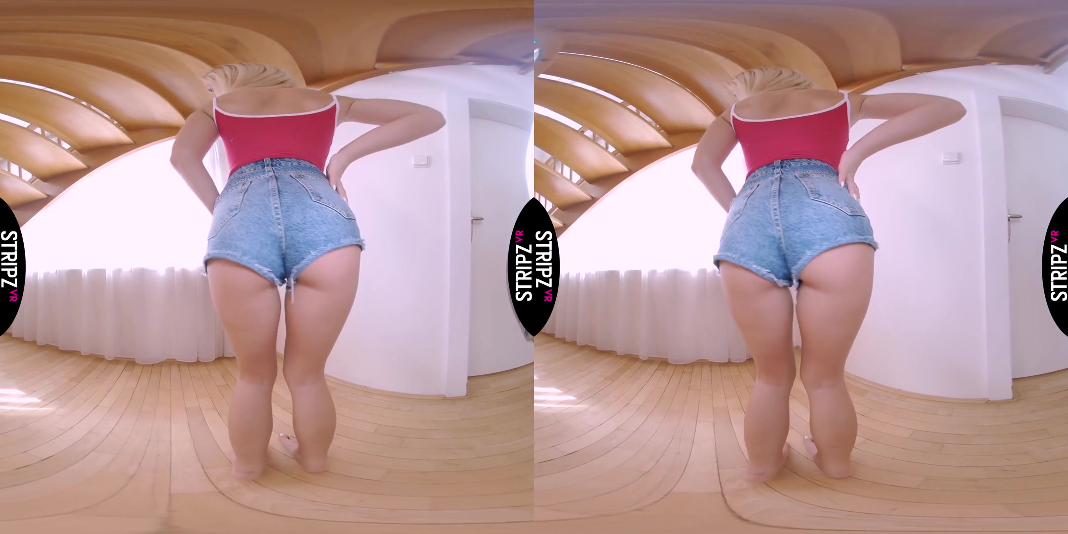Hot Pants - Amazing Blonde Babe Solo Striptease in VR