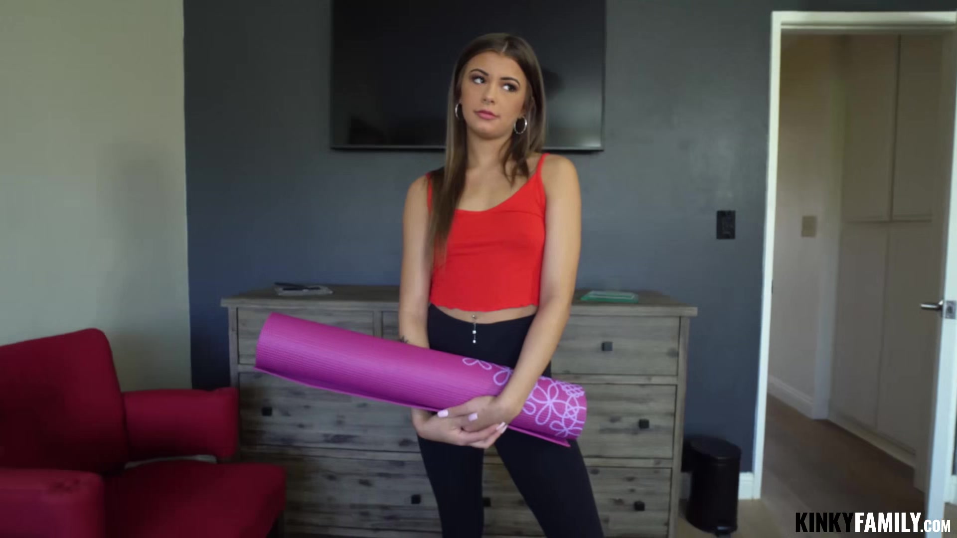 Kinky Family - Jade Reign - Fucking my yoga-loving stepsis