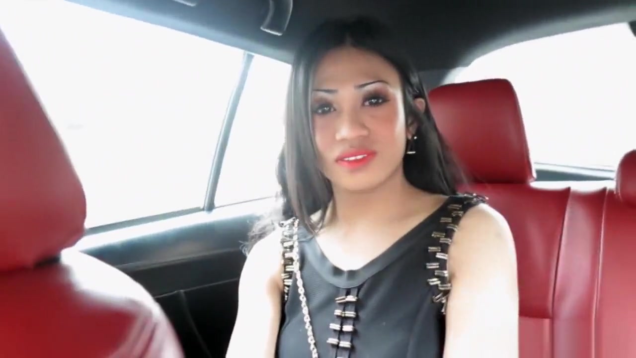 Ladyboy Ice Masturbates For Cam