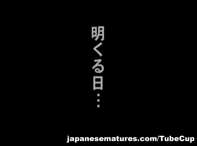 Horny Japanese mature woman peeping masturbation