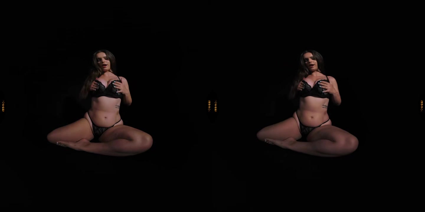Taylee Wood - Noir
