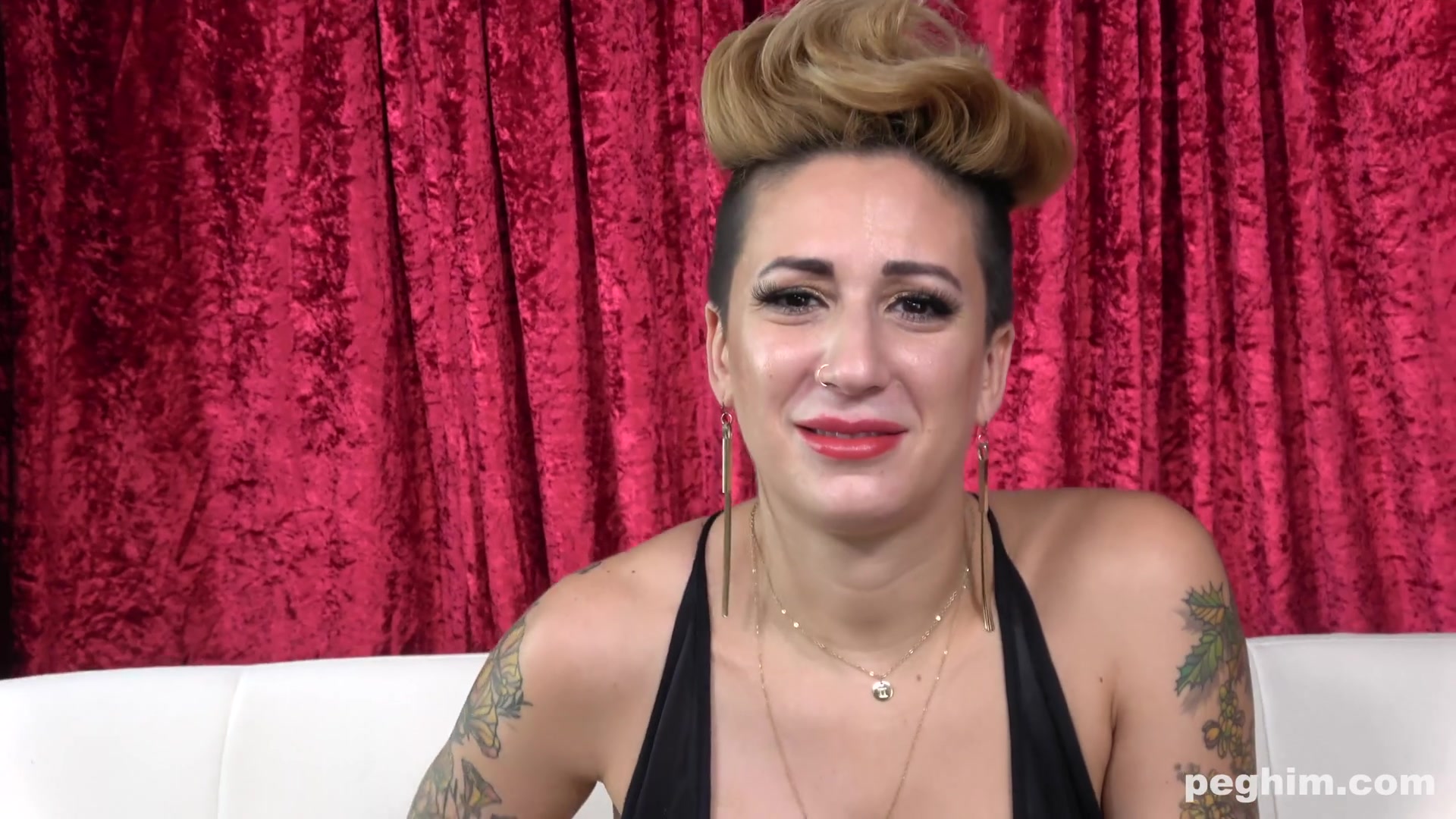 Della Dane Red Curtain Live - Sex Movies Featuring Peghim