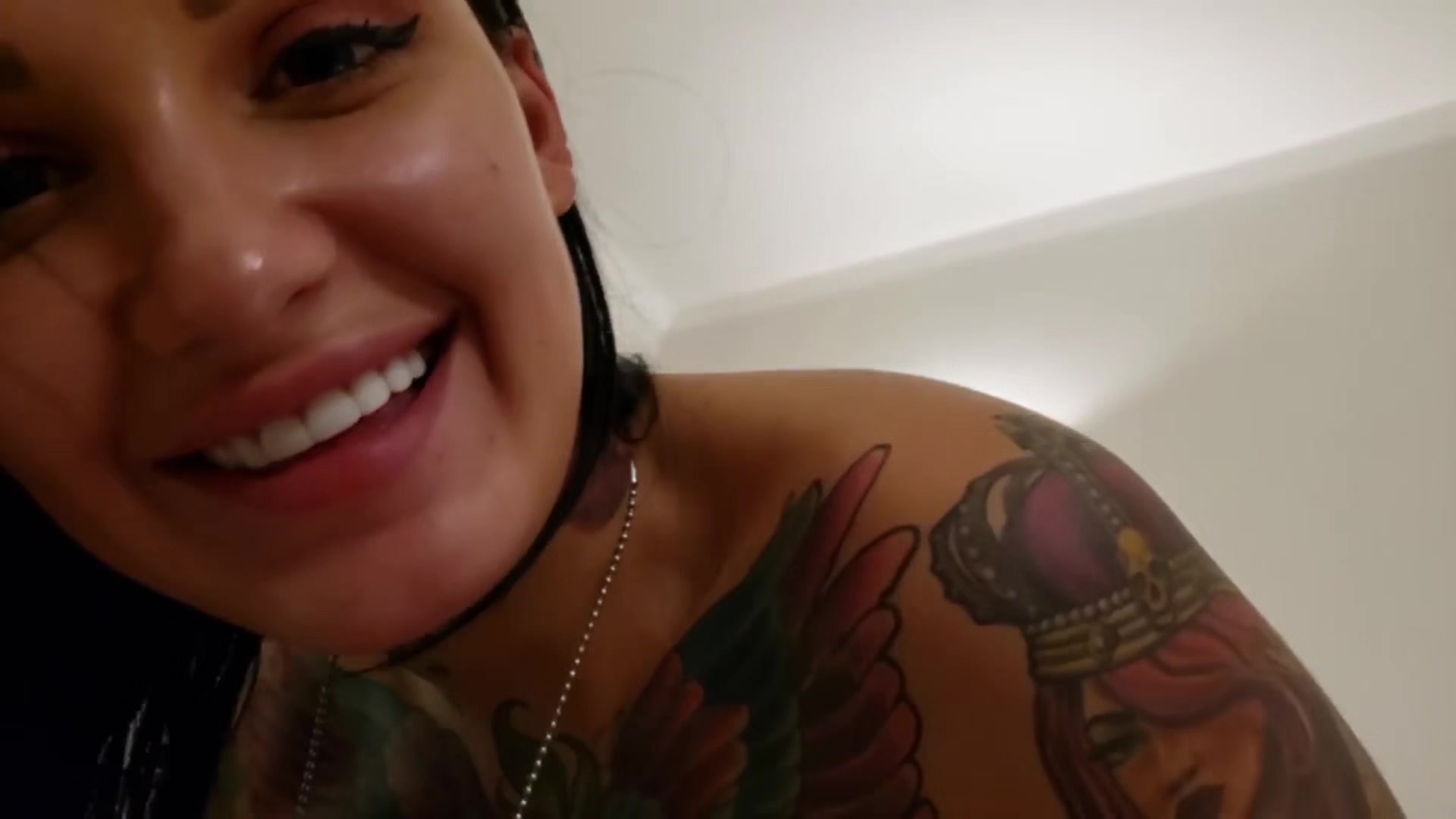 Tattooed bombshell Adel Asanti has her way with Sascha