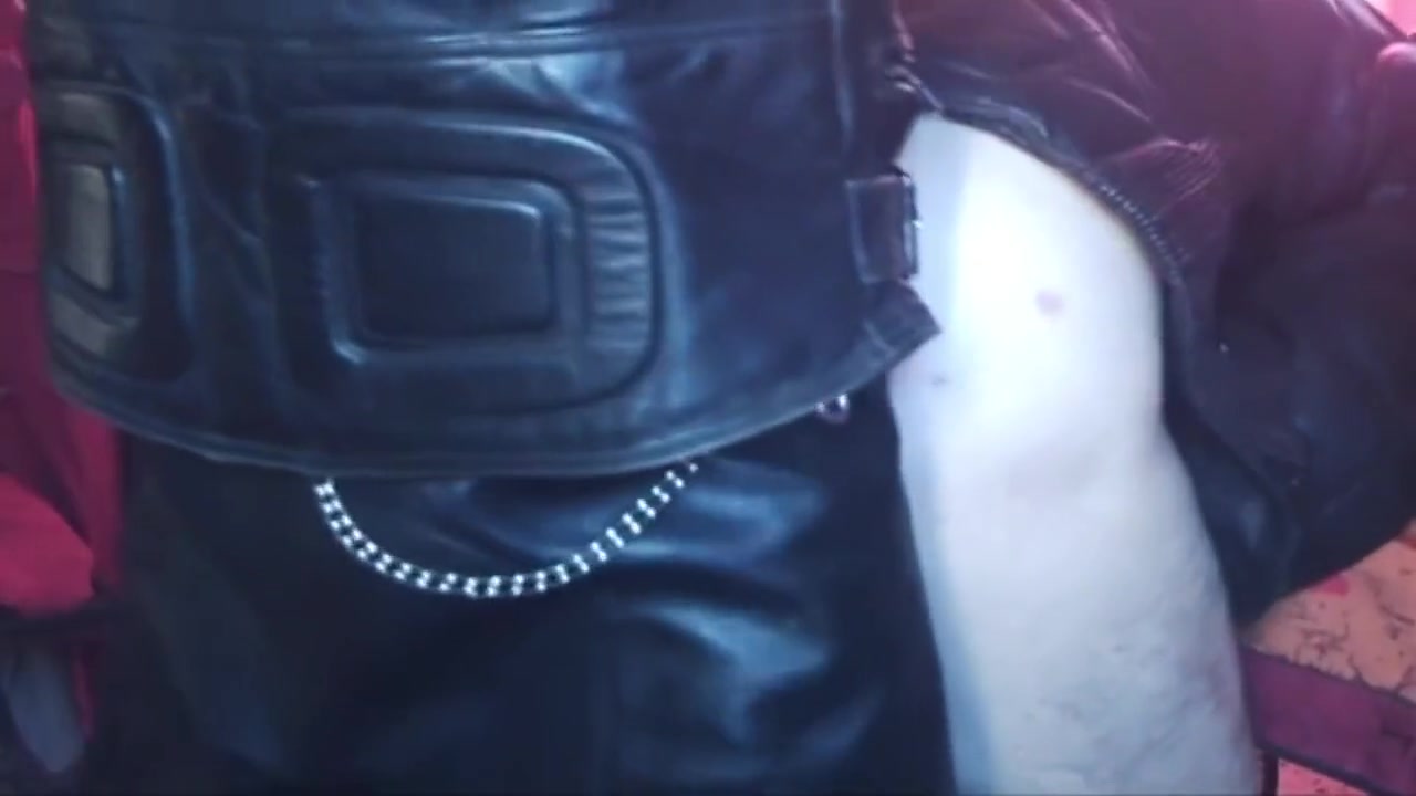 Motard Full Cuir Noir. 11 Min