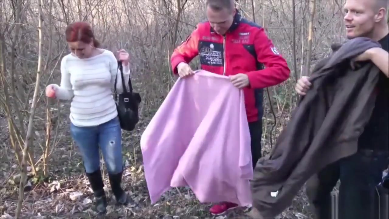 GERMAN REDHEAD teen 18+ IN FMM THREESOME OUTDOOR AT TINDER DATE
