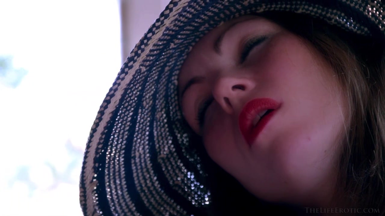 Colored Beads 2 - Jennifer Lo - TheLifeErotic