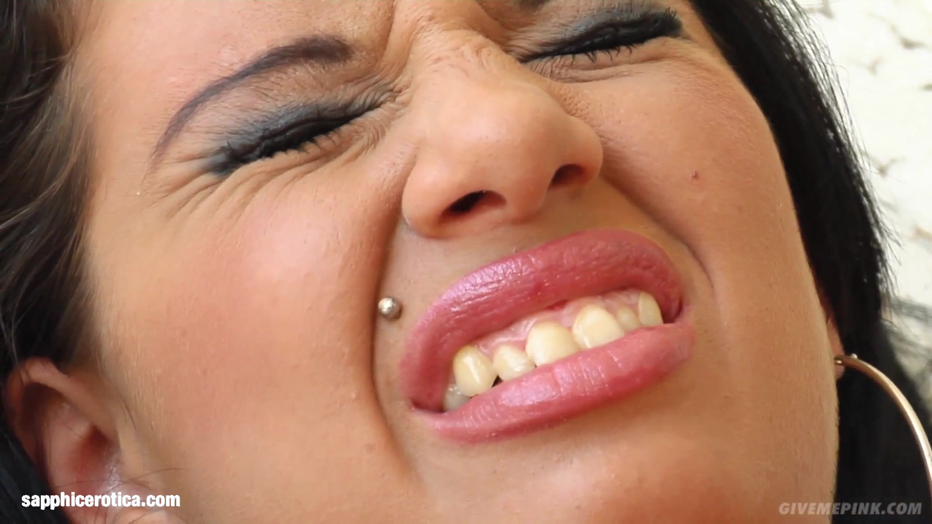 Givemepink of Sapphix present Sabina Blue masturbating