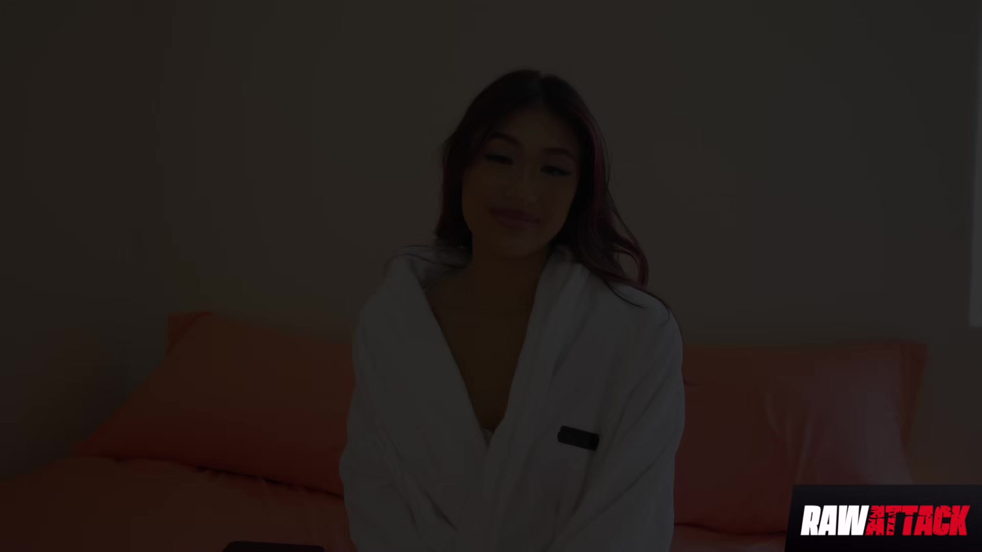 Mina Luxx Teases A Lucky Stud To Fuck Her Again