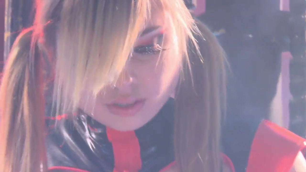 Busty Molly Bennet gets tortured in kinky fantasy