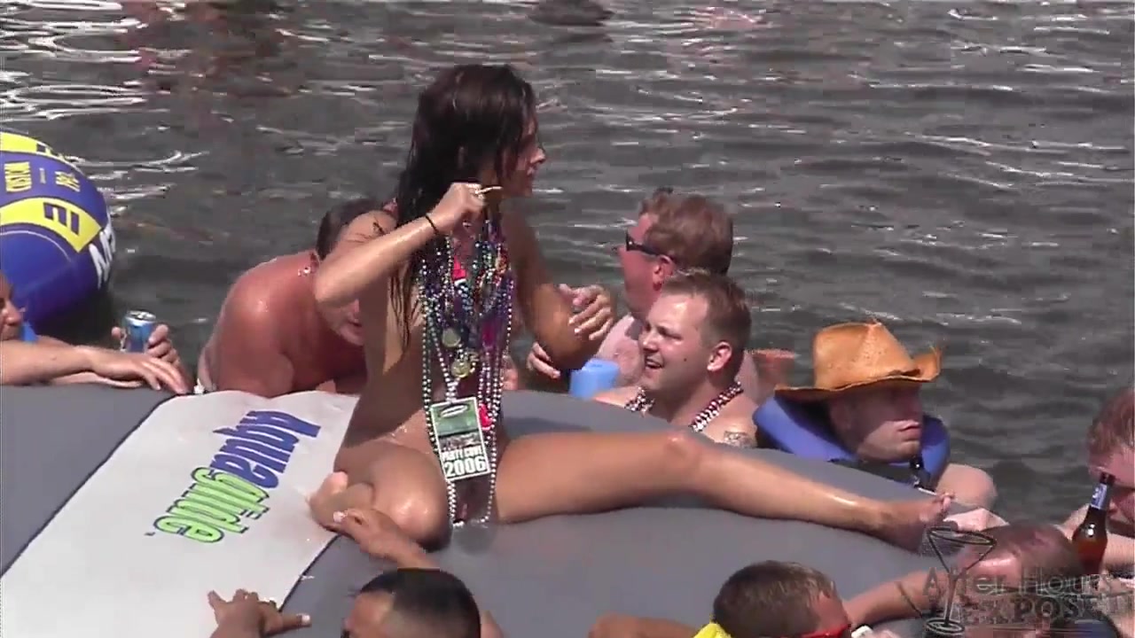 Hot Girls Letting Random Guys Take Turns Licking Pussy in Public - AfterHoursExposed