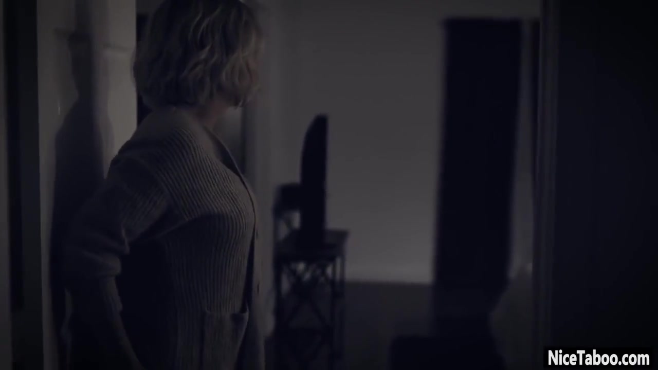 Busty Stepmom Helped Injured Stepson And She Pleased Hi