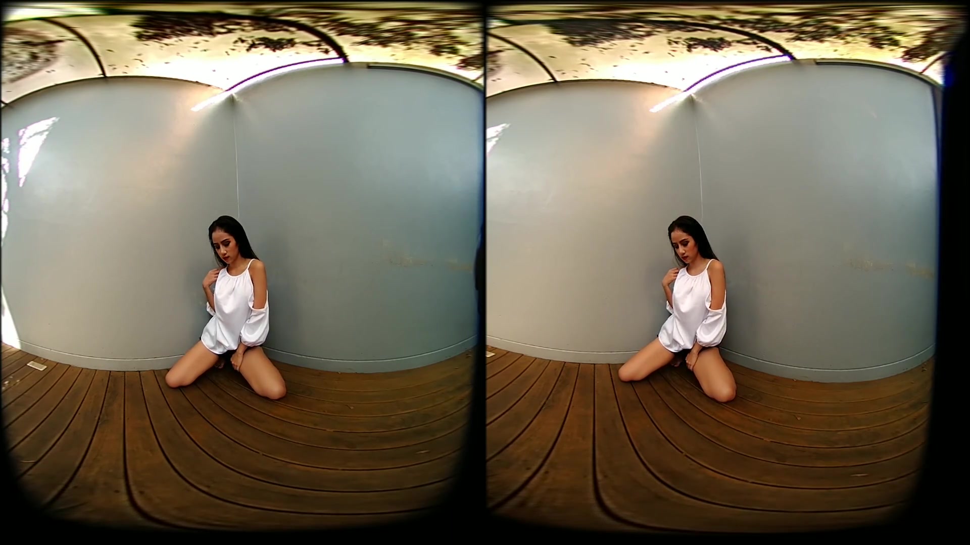 Young Asian Teasing You With Her Nice Body - VRpussyVision