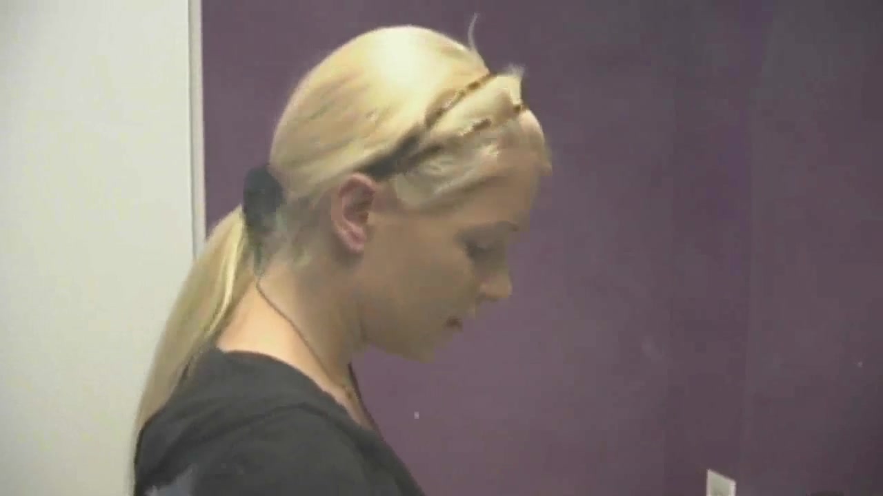 Blonde chick gets Craig'ed by The Vintage Guy