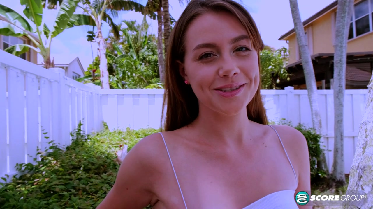 Poolside pussy - Naughtymag