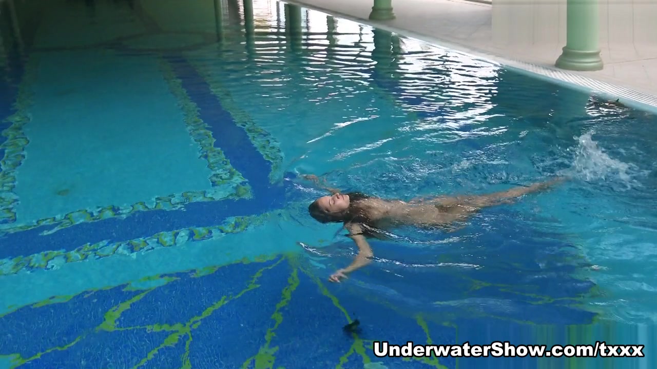 Tiffany Video - UnderwaterShow