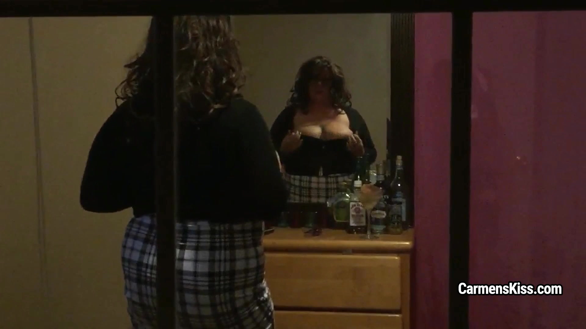 Tattooed Carmen DeLaVega rubs her deep pussy with two toys