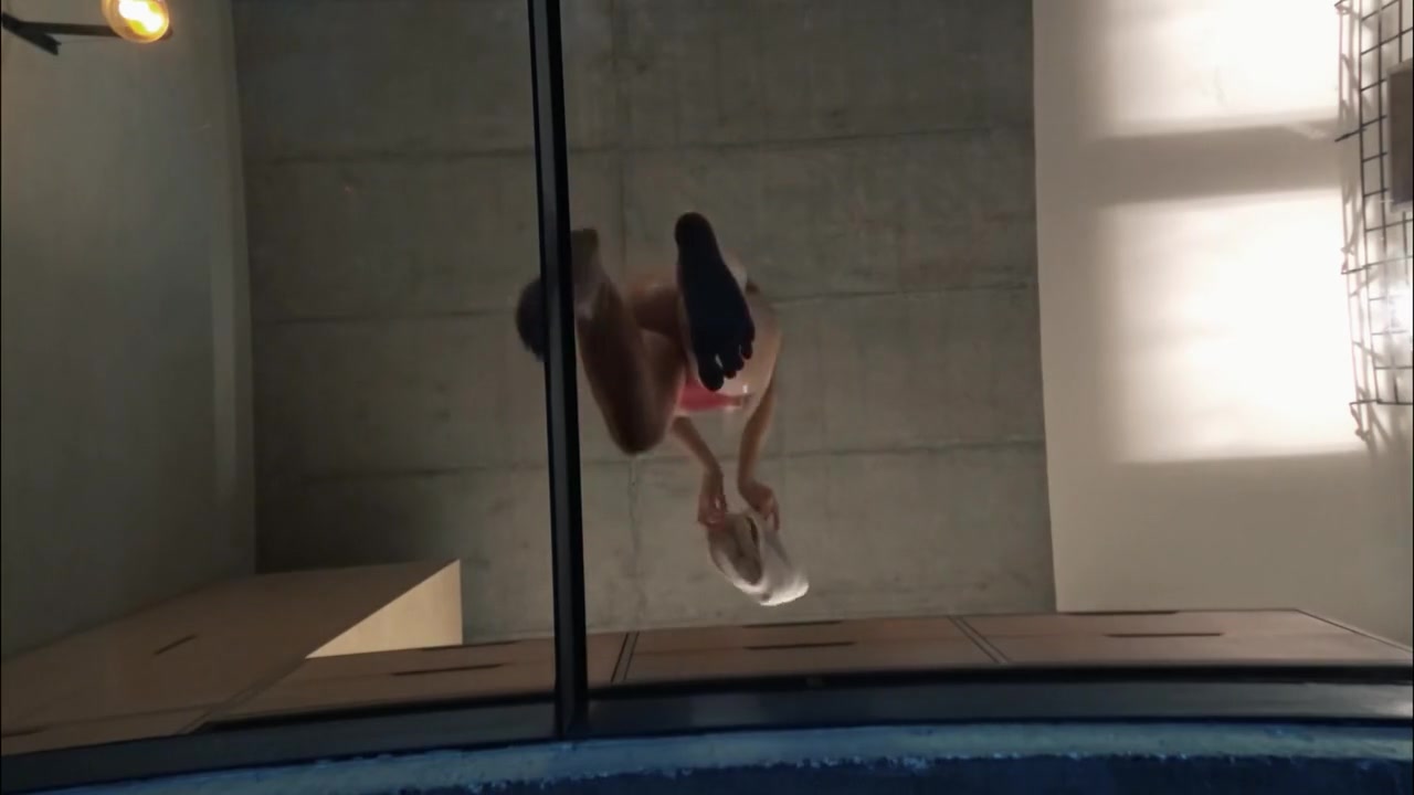 Voyeuring The Big Ass Milf Sexy And Hot Babysitter From The Glass Bottom