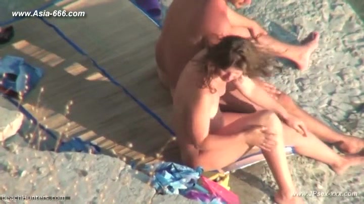 peeping Naturist Beach.32