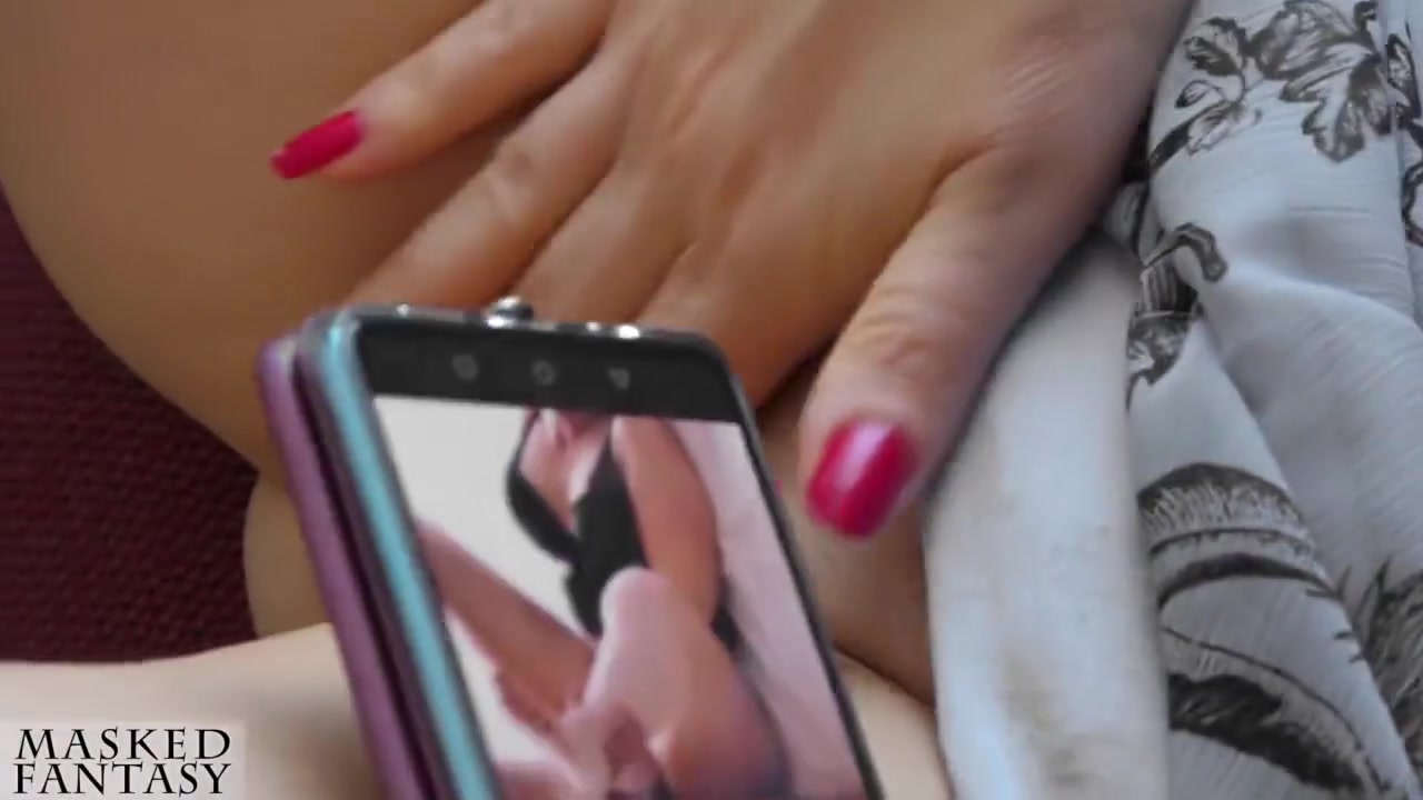 This Milf Gets Horny When Looking Sex Videos At And Starts Masturbating Her Pussy