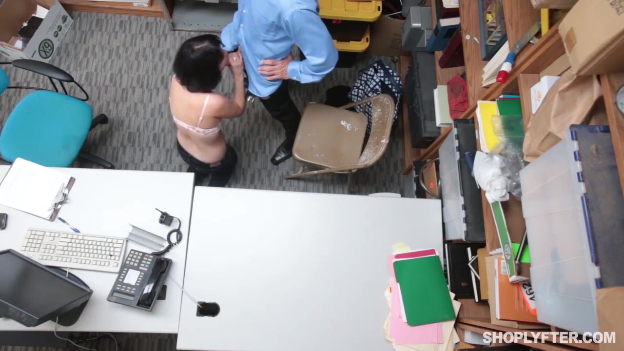 Penelope Reed In Blowjob And Doggy Style Fuck For Young Cute Shoplifter