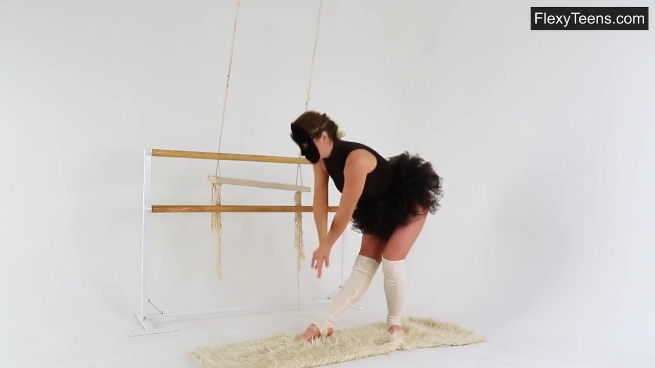 Spreading Her Legs And Wearing A Mask Myra Zavisalo