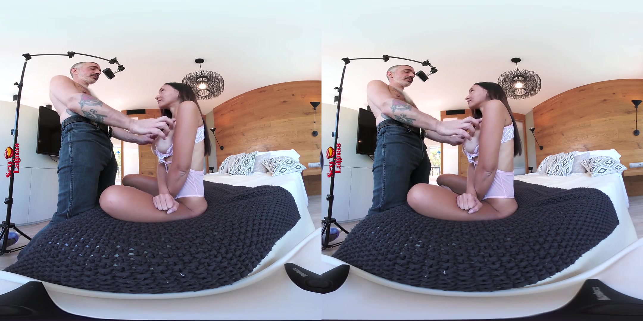Morena Y Tetona - Busty Latina - Voyeur