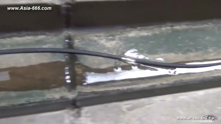 japanese girl peeing outdoor.49