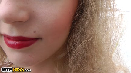 Blond girl outdoor sex
