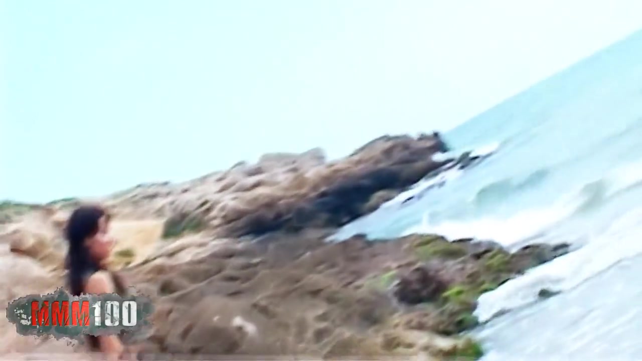 Gigi Love And Huge Boobs - Busty Brunette Strips Off At The Beach 6 Min