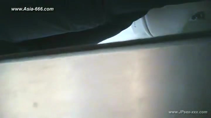 peeping thai girls go to toilet.5